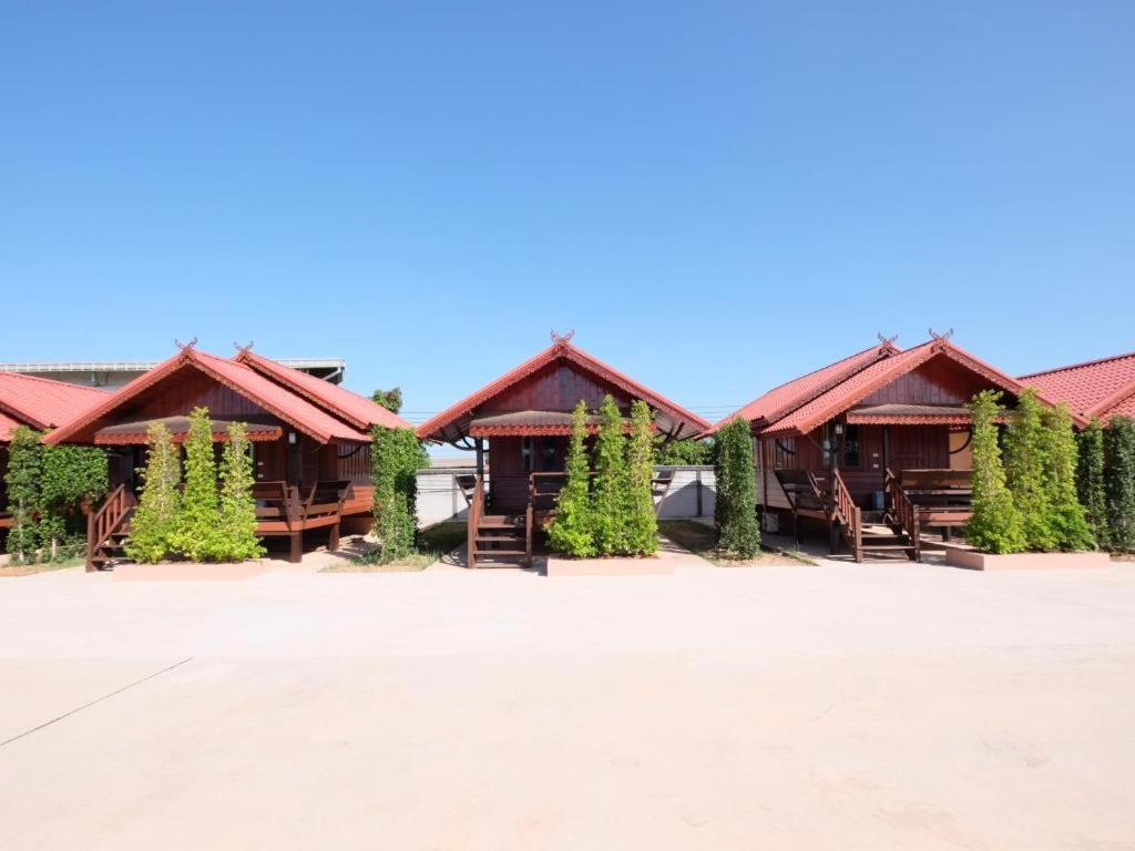 Prakaithong Hotel Amphoe Sawang Daen Din Dış mekan fotoğraf