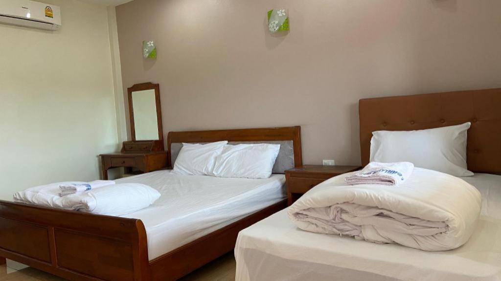 Prakaithong Hotel Amphoe Sawang Daen Din Dış mekan fotoğraf