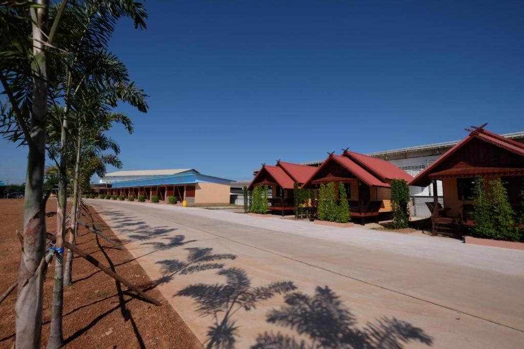 Prakaithong Hotel Amphoe Sawang Daen Din Dış mekan fotoğraf