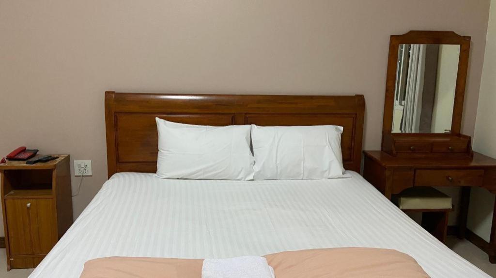 Prakaithong Hotel Amphoe Sawang Daen Din Dış mekan fotoğraf