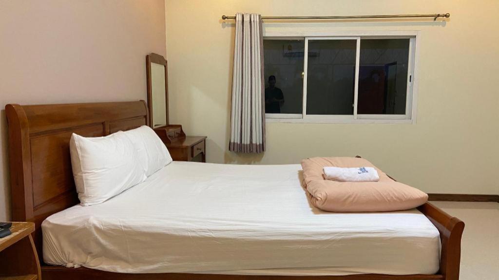 Prakaithong Hotel Amphoe Sawang Daen Din Dış mekan fotoğraf