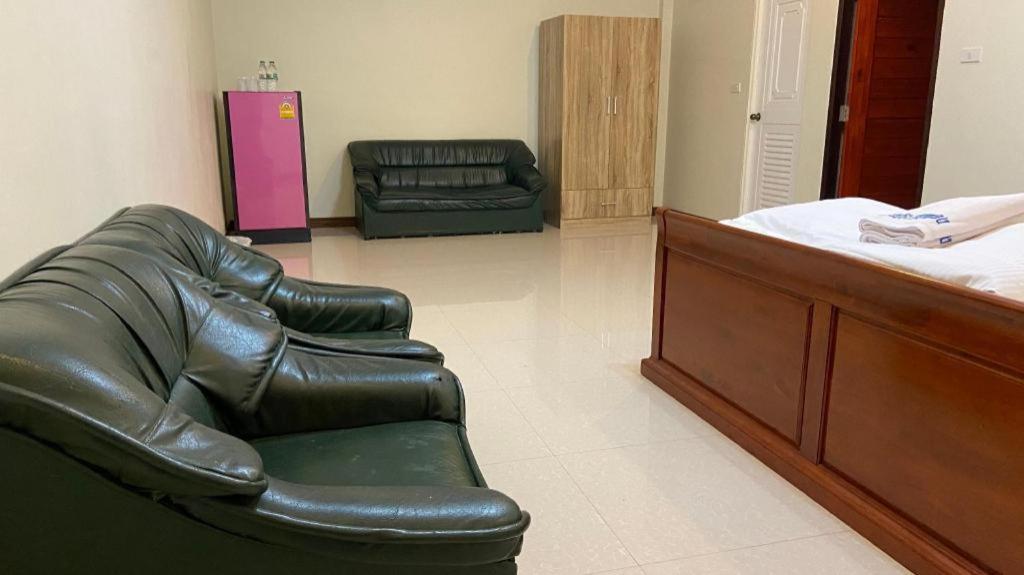 Prakaithong Hotel Amphoe Sawang Daen Din Dış mekan fotoğraf
