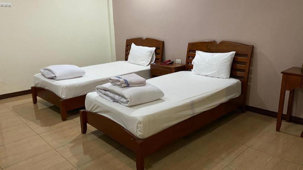 Prakaithong Hotel Amphoe Sawang Daen Din Dış mekan fotoğraf