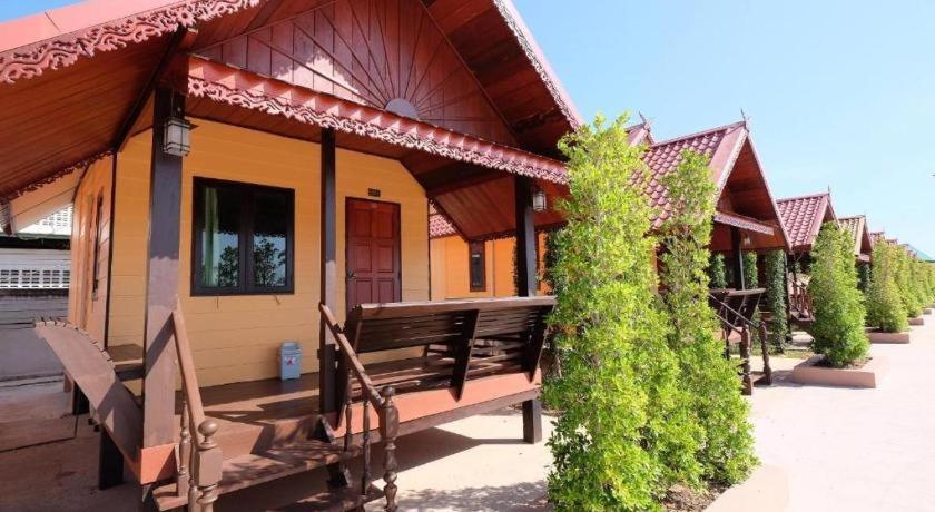 Prakaithong Hotel Amphoe Sawang Daen Din Dış mekan fotoğraf