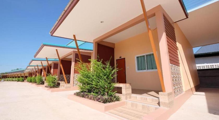 Prakaithong Hotel Amphoe Sawang Daen Din Dış mekan fotoğraf