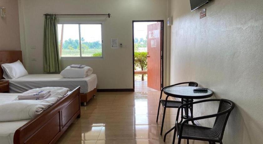 Prakaithong Hotel Amphoe Sawang Daen Din Dış mekan fotoğraf