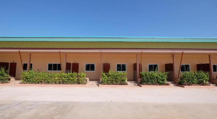 Prakaithong Hotel Amphoe Sawang Daen Din Dış mekan fotoğraf