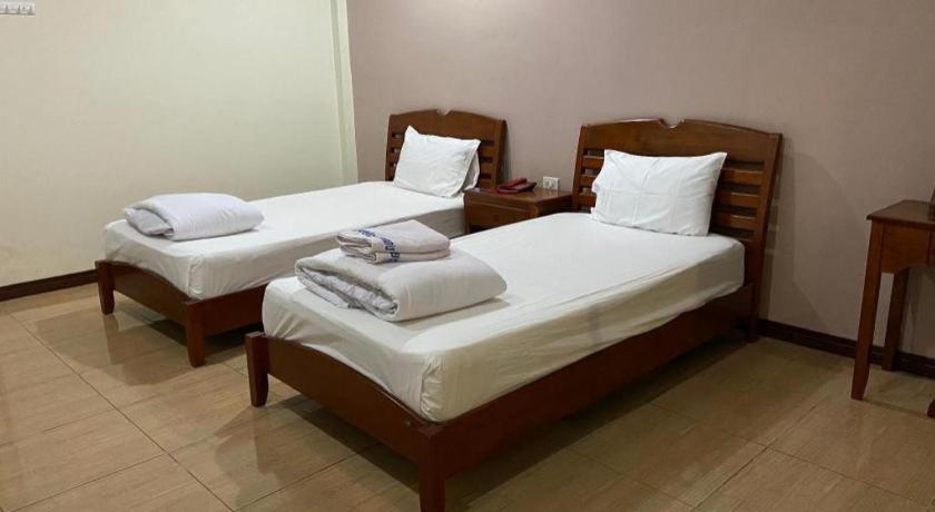 Prakaithong Hotel Amphoe Sawang Daen Din Dış mekan fotoğraf